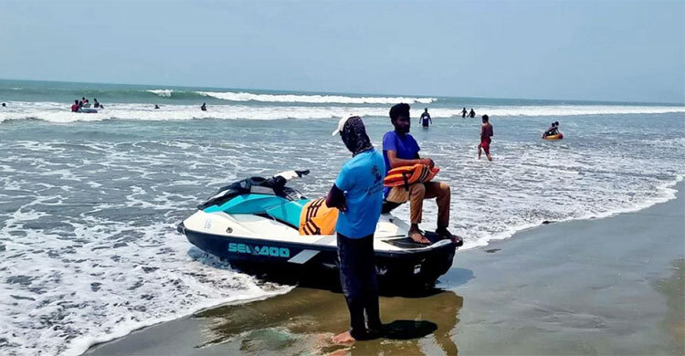 Tourist dies after falling into sea from water bike