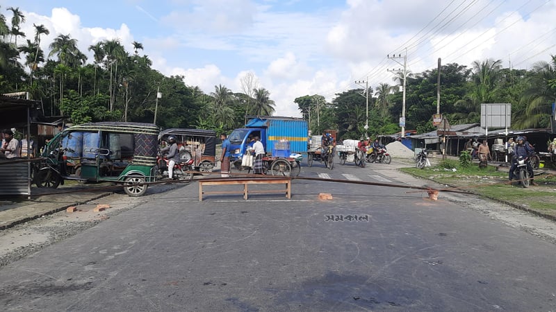 Hartal underway in Bagerhat, election office locked