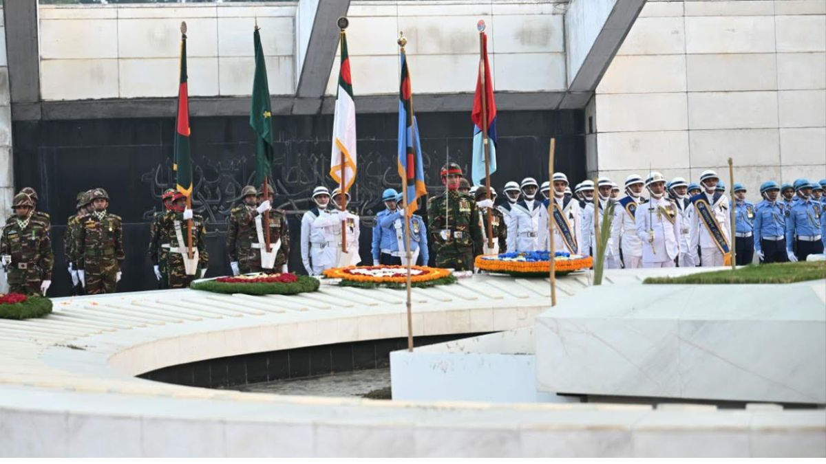 Khaleda Zia receives guard of honor from three forces