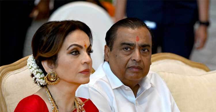 এক বিয়েতে কাড়ি কাড়ি অর্থ ঢালা মুকেশ আম্বানি কত সম্পত্তির মালিক?