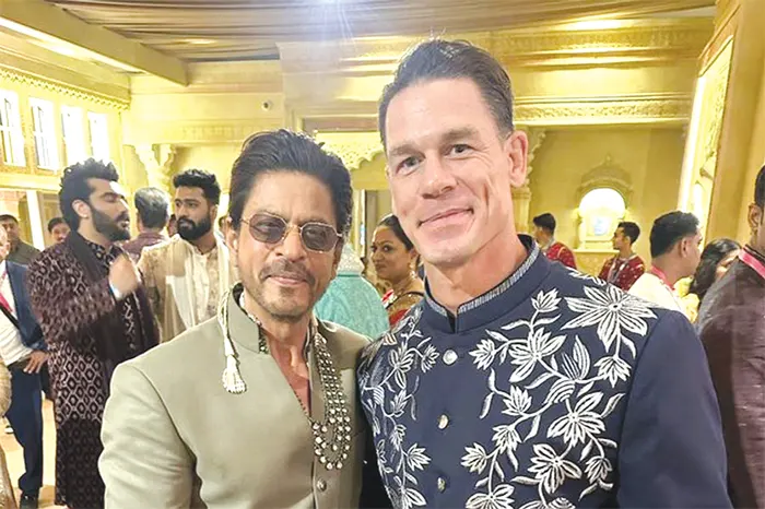 শাহরুখে মুগ্ধ জন সিনা