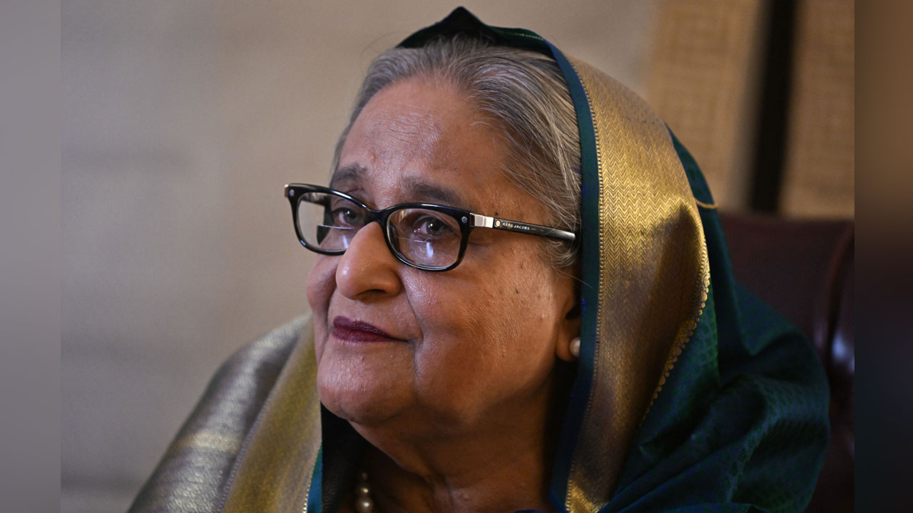 ভারতে বৈধভাবে থাকার মেয়াদ শেষে কী করবেন শেখ হাসিনা?