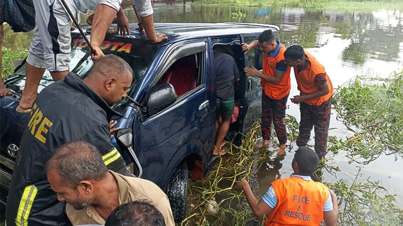 7 passengers killed while returning from the airport with an Omani expatriate