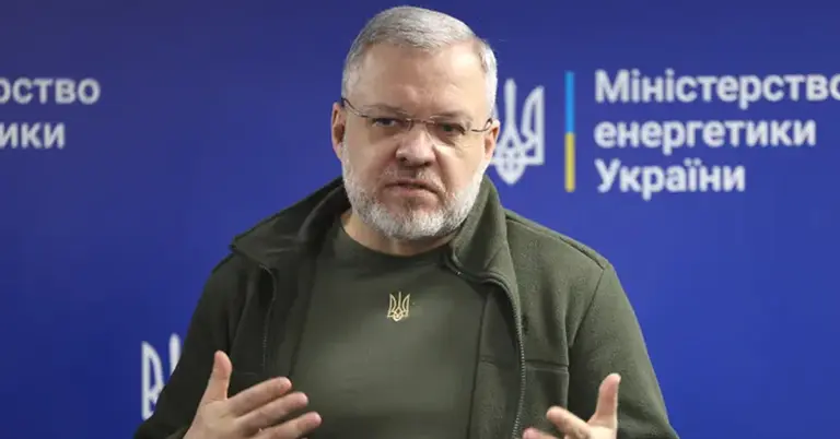 Former Ukrainian energy minister arrested while crossing border